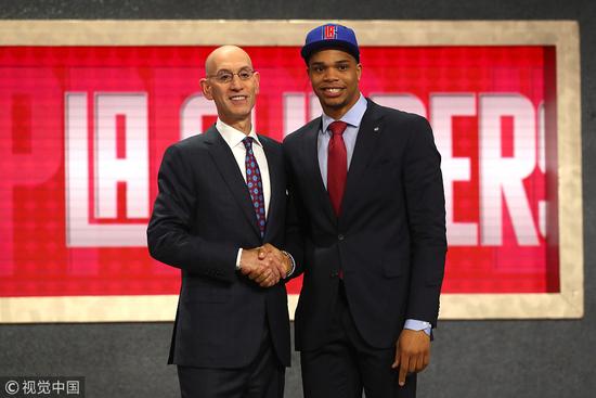 转会市场的 转会市场的