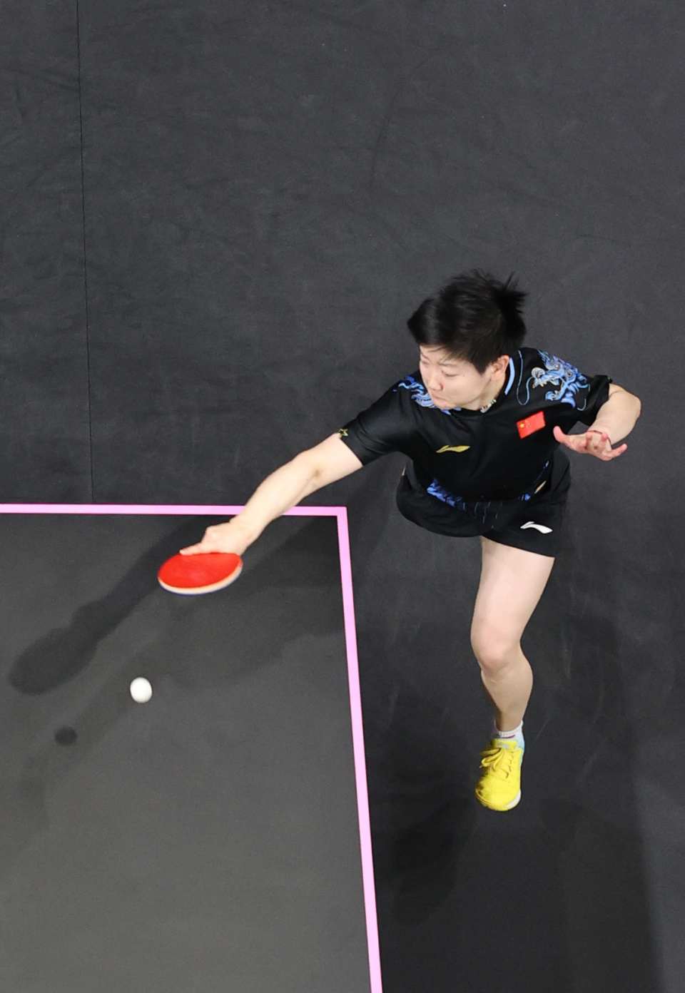 但背后是全 但背后是全